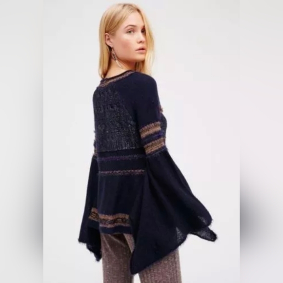 Free People Craft Time Bell Sleeve - Picture 6 of 8